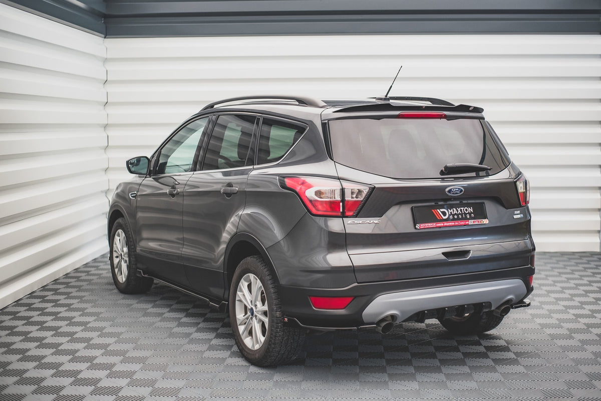 Heckspoiler Lippe Ford Escape Mk3 schwarz Hochglanz – Ansicht 3