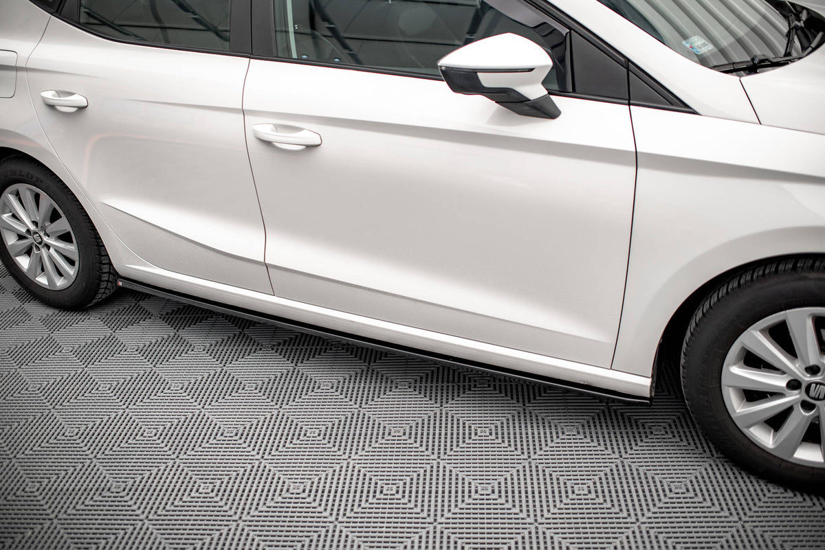Street+ Seitenschweller Leisten passend für V.1 passend für Seat Ibiza FR/ Standard Mk5 schwarz Hochglanz – Ansicht 1