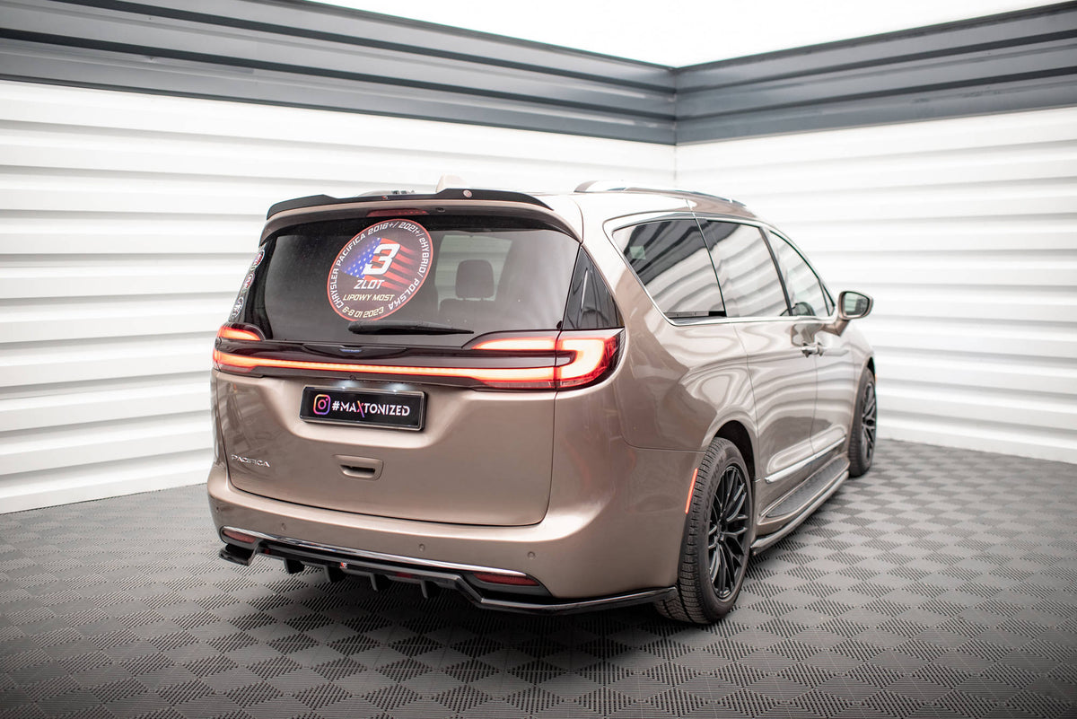 Street+ Mittlerer Diffusor RACE passend für Chrysler Pacifica Mk2 schwarz Hochglanz – Ansicht 1