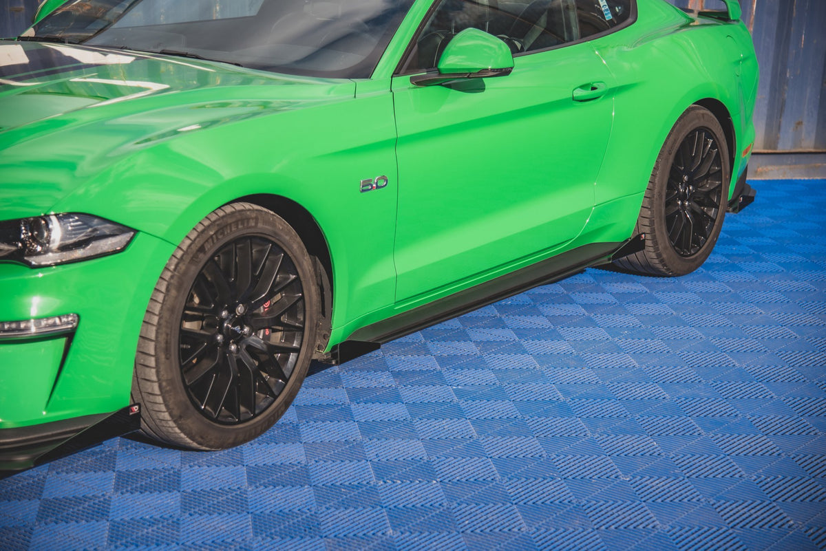 Street Pro Street+ Seitenschweller Leisten passend für V.1 + Flaps passend für Ford Mustang GT Mk6 Facelift schwarz Hochglanz – Ansicht 3
