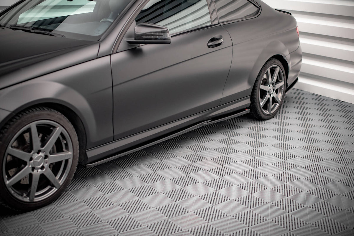 Street+ Seitenschweller Leisten passend für Mercedes-Benz C Coupe / Limousine / Kombi  AMG-Line C204 / W204 Facelift / S204 Facelift schwarz Hochglanz – Ansicht 3