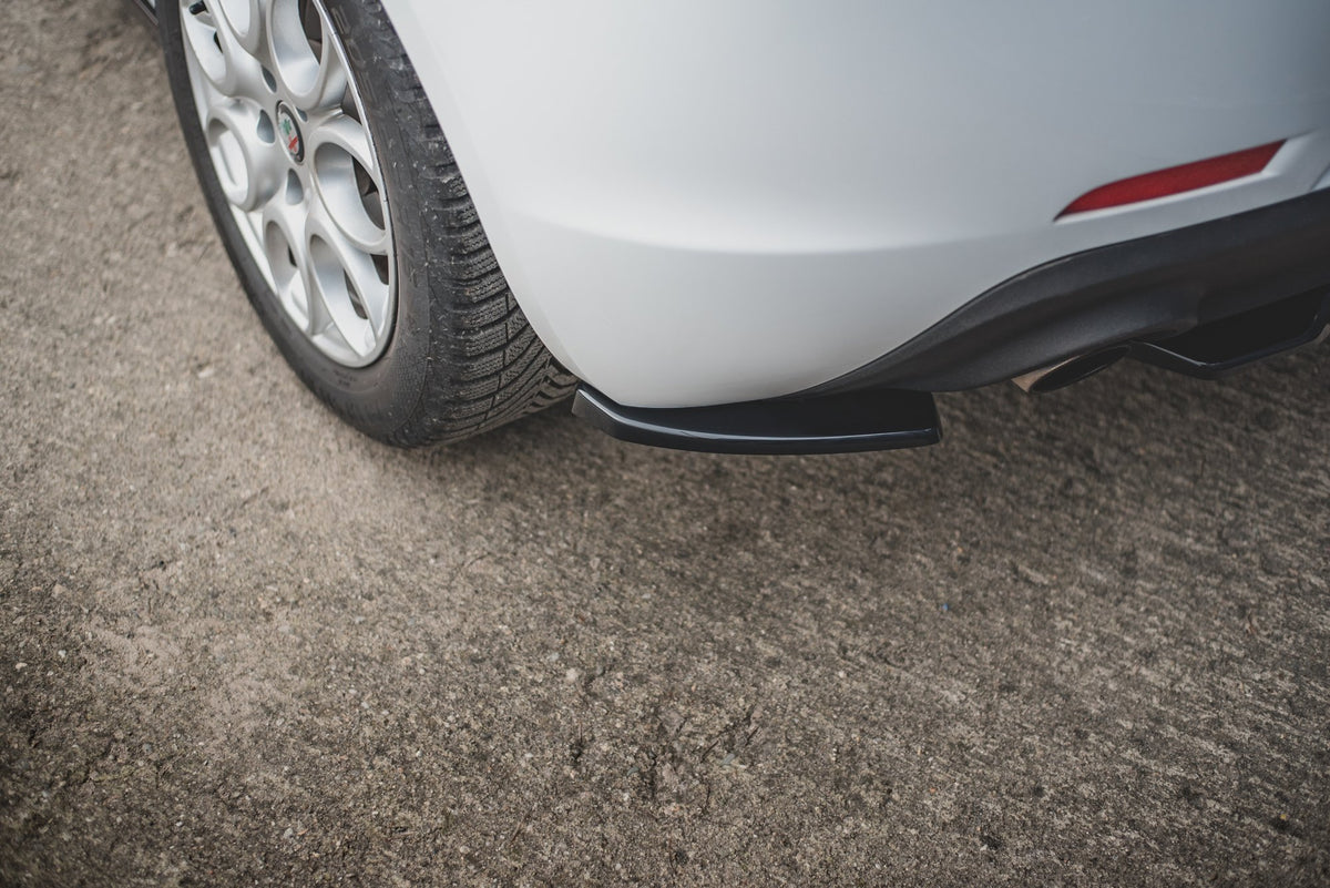 Heck Ansatz Flaps Diffusor V.1 passend für Alfa Romeo Giulietta  schwarz Hochglanz – Ansicht 1
