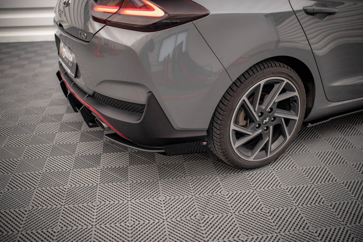 Hintere Seiten Flaps passend für Hyundai I30 Fastback N-Line Mk3 Facelift schwarz Hochglanz – Ansicht 5