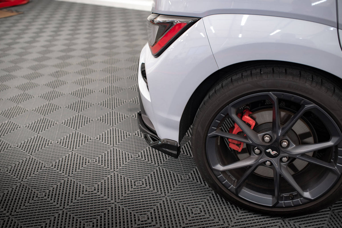 Heck Ansatz Flaps Diffusor V.2 passend für Hyundai Kona N Mk1 schwarz Hochglanz – Ansicht 4