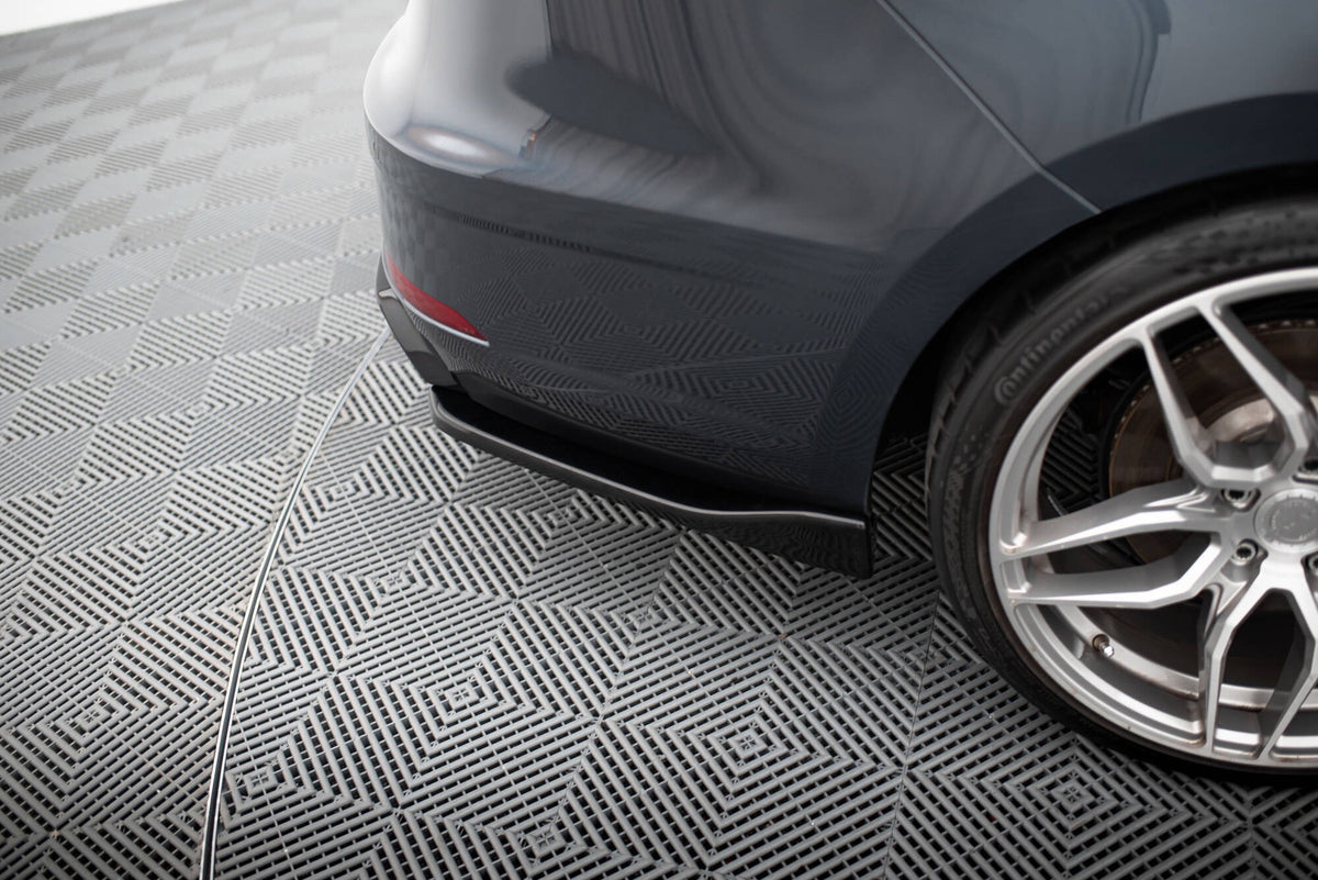 Heck Ansatz Flaps Diffusor V.3 passend für Seat Leon Cupra Mk3 FL Sportstourer schwarz Hochglanz – Ansicht 4