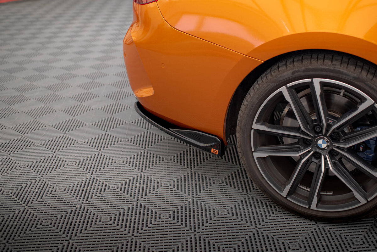Heck Ansatz Flaps Diffusor V.2 passend für BMW 4er M440i G22 / G23 / G22 Facelift / G23 Facelift schwarz Hochglanz – Ansicht 4