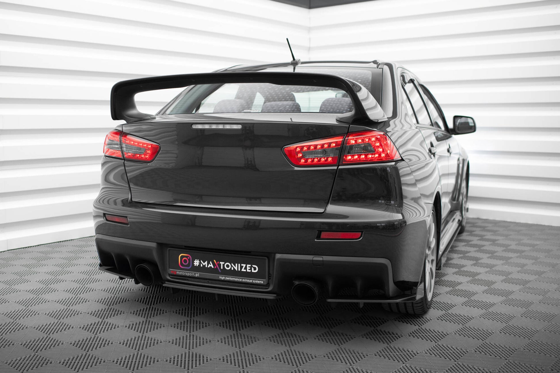 Street Pro Heck Ansatz Flaps Diffusor + Flaps passend für Mitsubishi Lancer EVO X schwarz Hochglanz – Ansicht 5