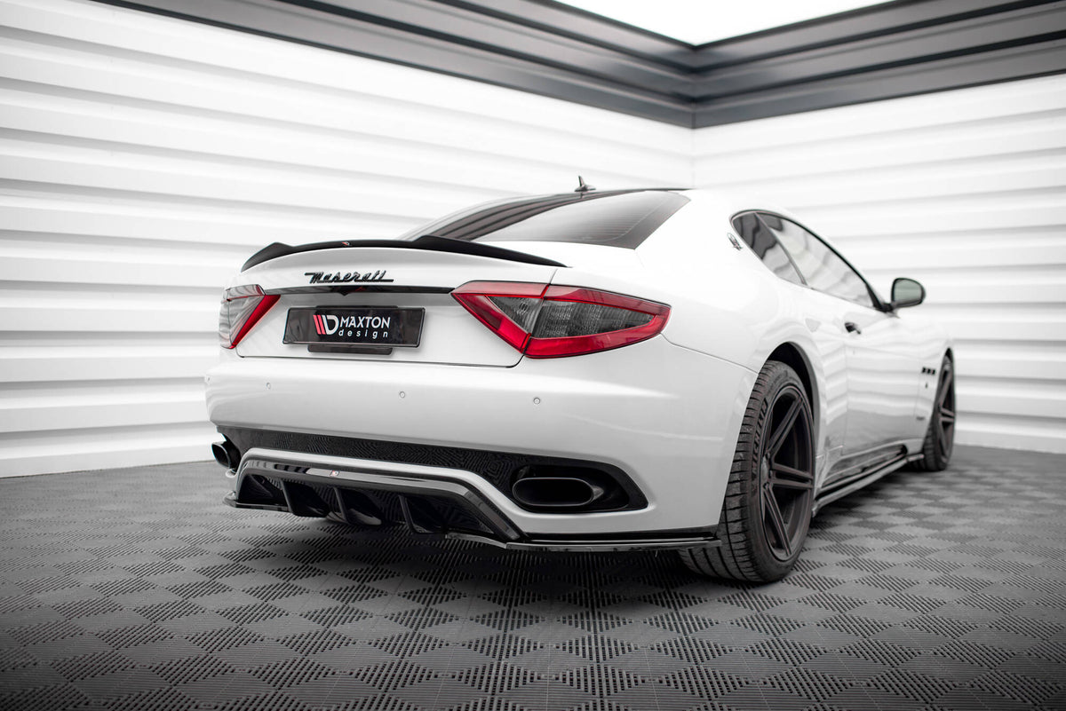 Heck Ansatz Flaps Diffusor V.2 passend für Maserati Granturismo Mk1 schwarz Hochglanz – Ansicht 3