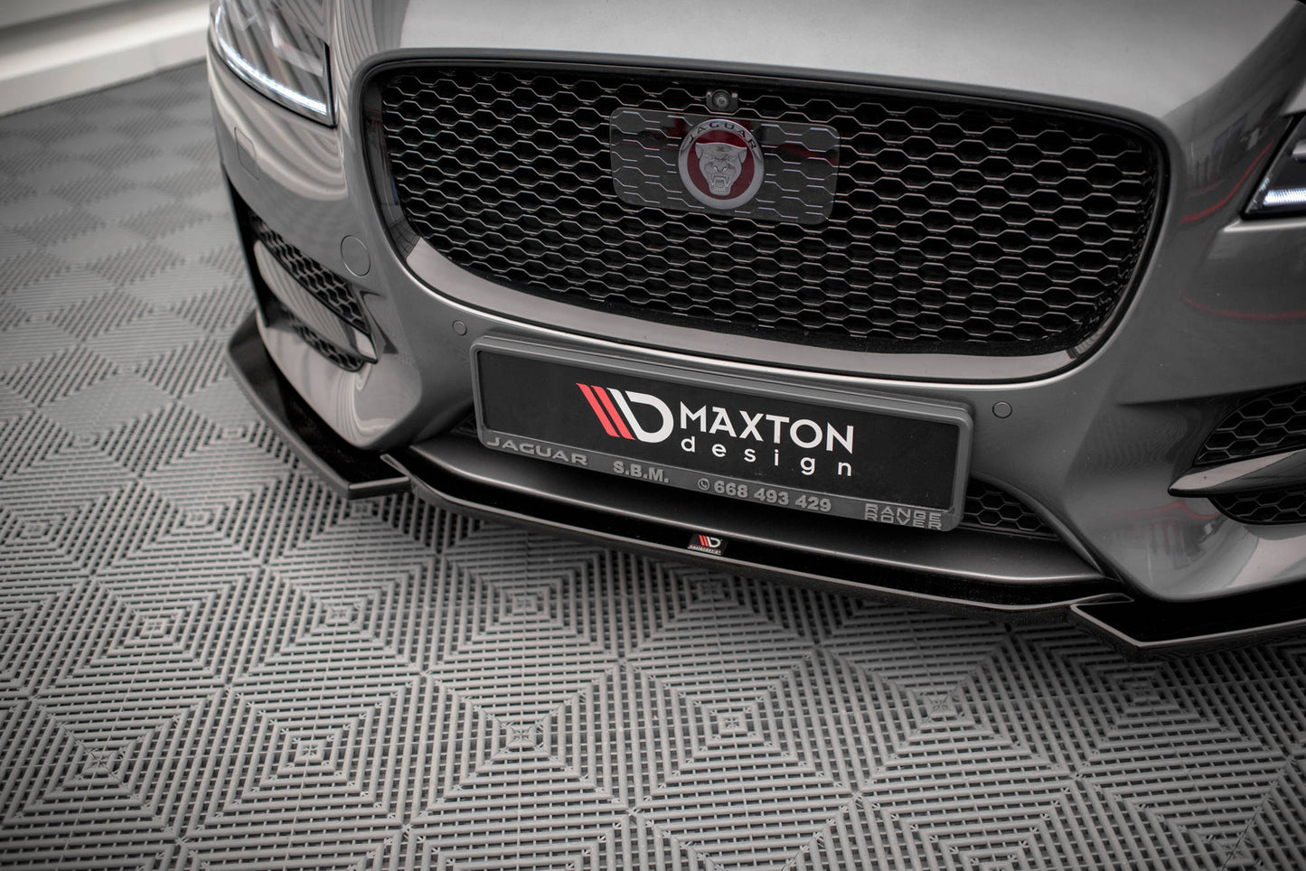 Street+ Spoilerlippe Front Ansatz V.1 passend für Jaguar XF R-Sport X260 schwarz Hochglanz – Ansicht 4