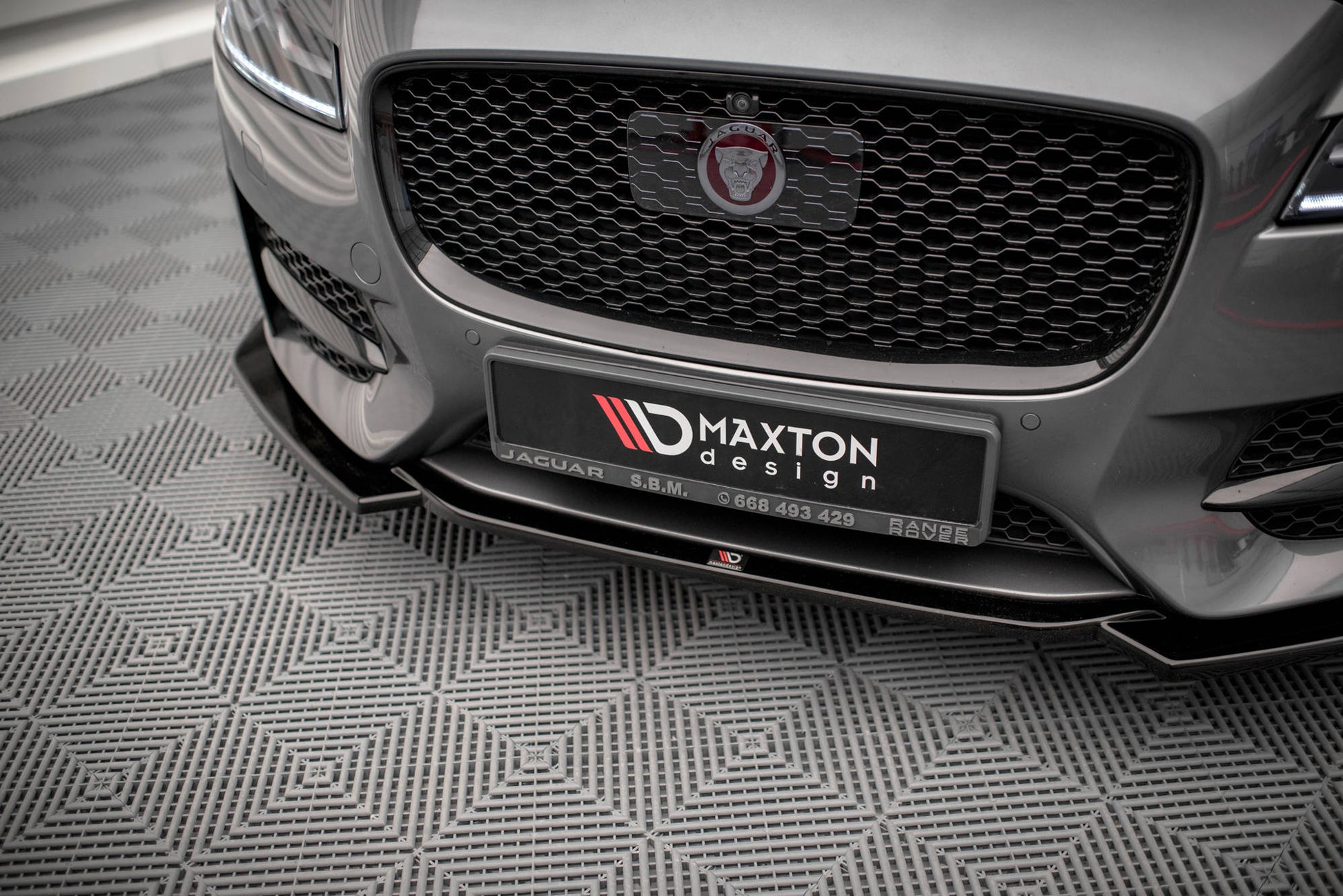 Street+ Spoilerlippe Front Ansatz V.1 passend für Jaguar XF R-Sport X260 schwarz Hochglanz – Ansicht 4