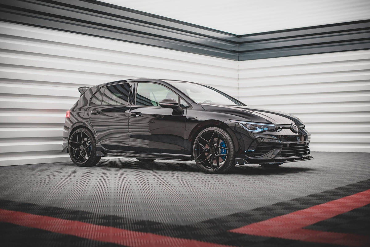 Heck Ansatz Flaps Diffusor V.2 + Flaps passend für VW Golf R Hatchback Mk8 Facelift – Ansicht 1
