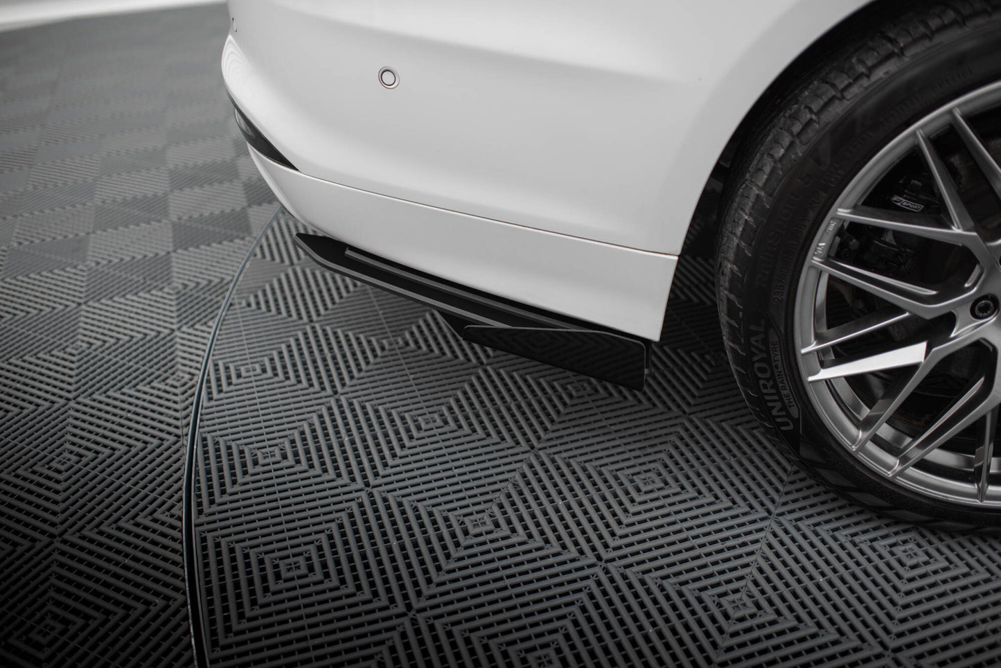 Hintere Seiten Flaps passend für Ford Mondeo Sport Mk5 Facelift / Fusion Sport Mk2 Facelift schwarz Hochglanz – Ansicht 3