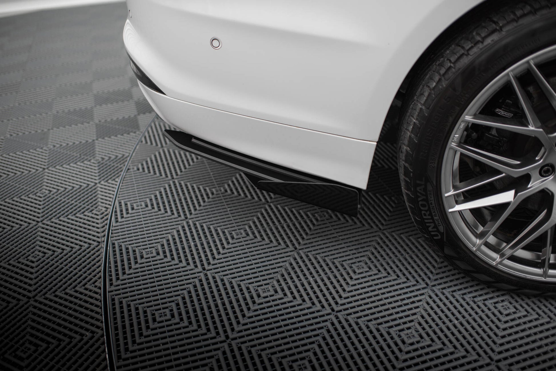 Hintere Seiten Flaps passend für Ford Mondeo Sport Mk5 Facelift / Fusion Sport Mk2 Facelift schwarz Hochglanz – Ansicht 3