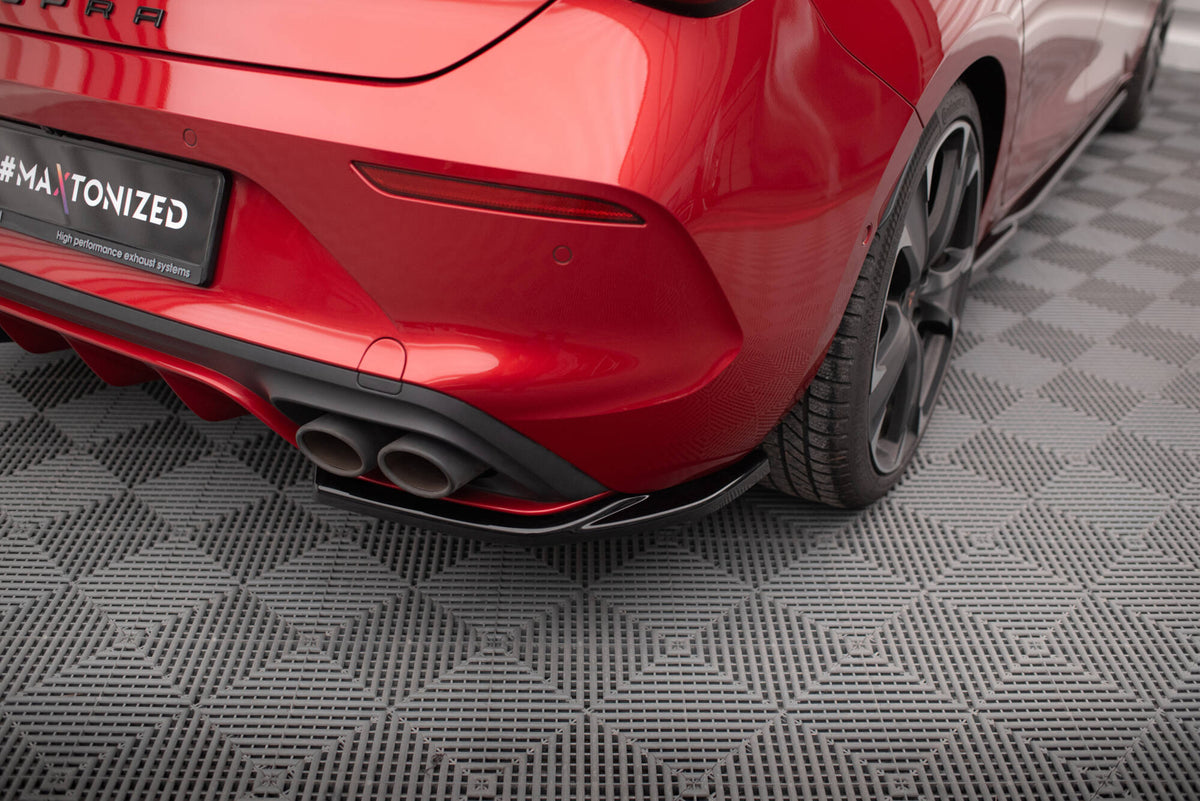 Heck Ansatz Flaps Diffusor V.1 passend für Cupra Leon Hatchback Mk1 schwarz Hochglanz – Ansicht 1