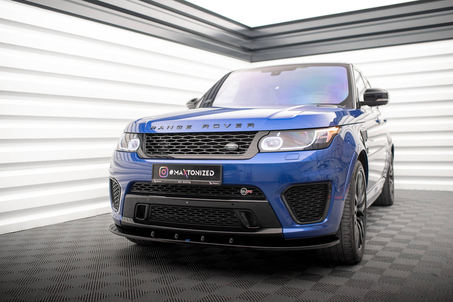Street+ Spoilerlippe Front Ansatz V.1 passend für Land Rover Range Rover Sport SVR Mk2 schwarz Hochglanz – Ansicht 4