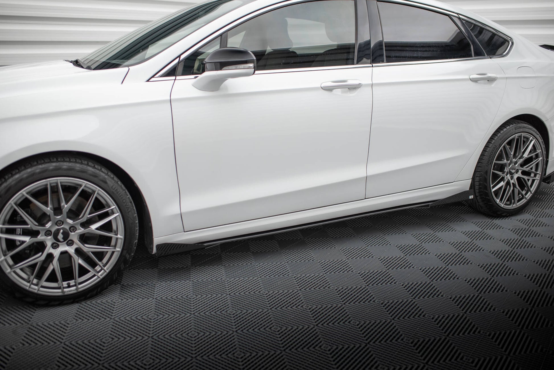 Street Pro Street+ Seitenschweller Leisten + Flaps passend für Ford Mondeo Sport Mk5 Facelift / Fusion Sport Mk2 Facelift schwarz Hochglanz – Ansicht 4