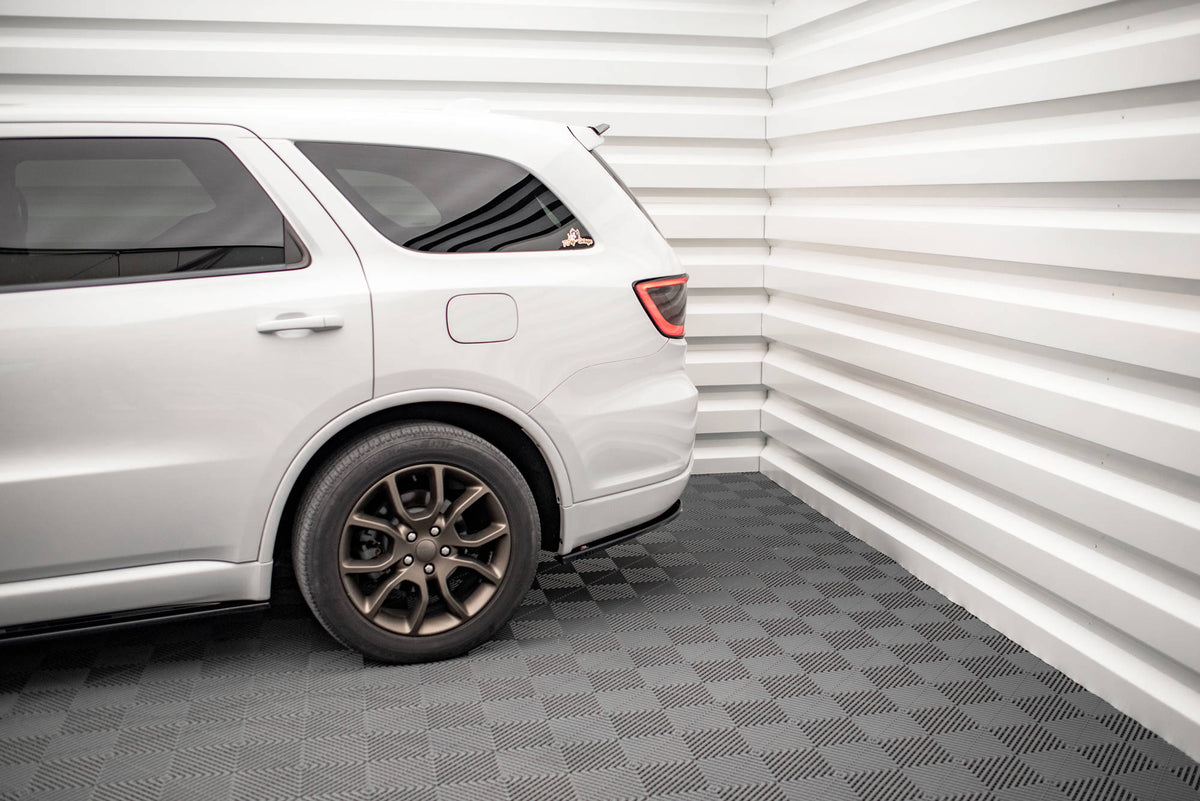 Heck Ansatz Flaps Diffusor passend für Dodge Durango RT Mk3 schwarz Hochglanz – Ansicht 4