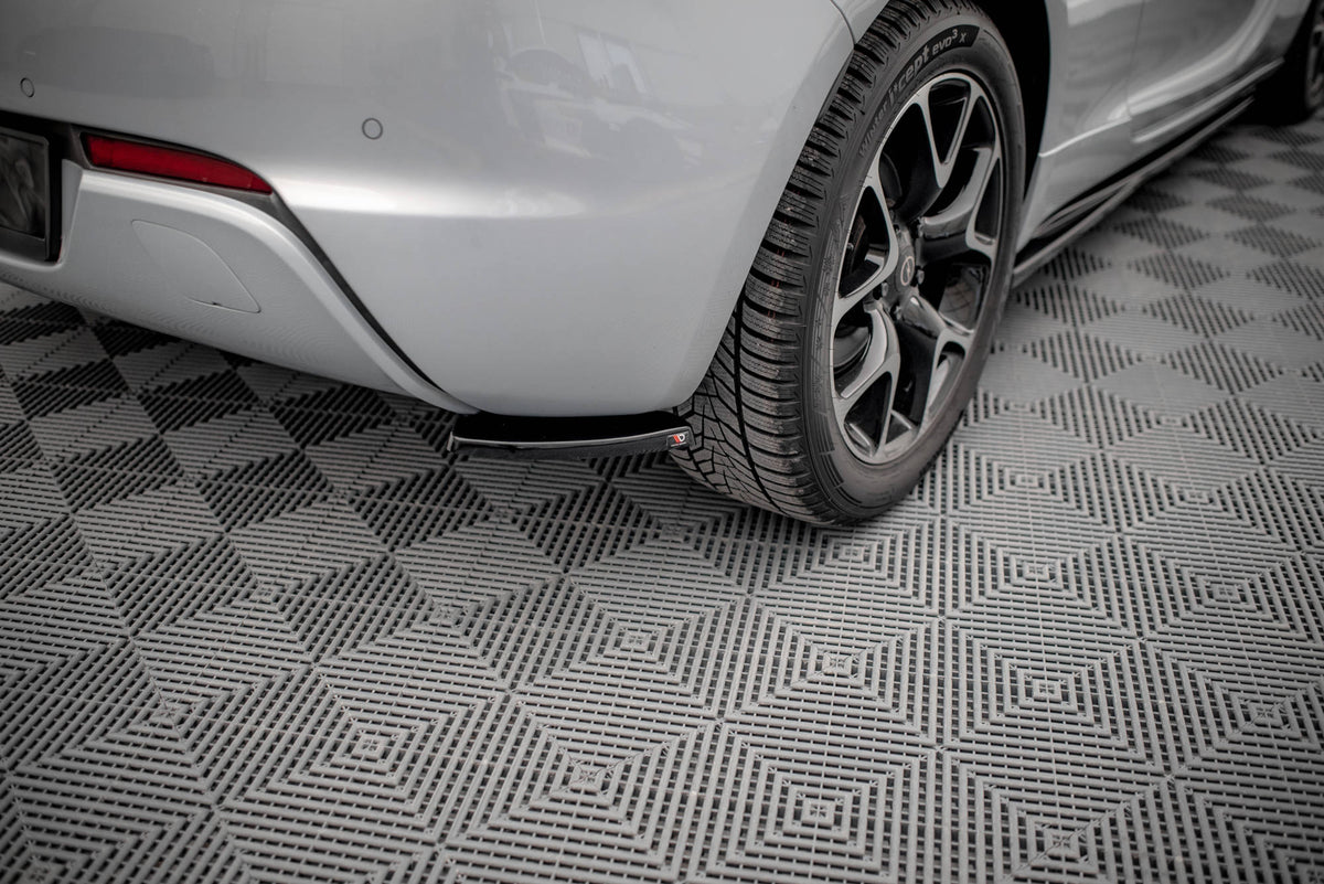 Heck Ansatz Flaps Diffusor V.1 passend für Opel Astra GTC OPC-Line J schwarz Hochglanz – Ansicht 1