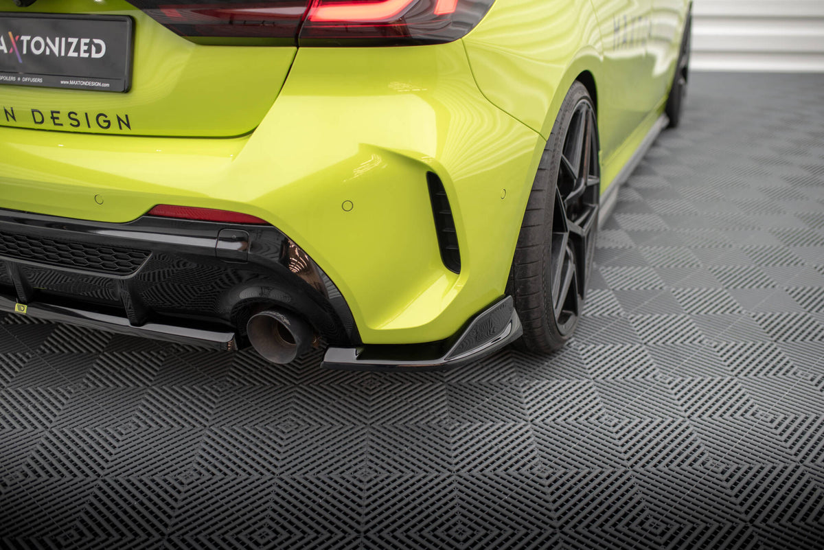 Heck Ansatz Flaps Diffusor passend für V.9 BMW 1er M-Paket / M135i F40 schwarz Hochglanz – Ansicht 1