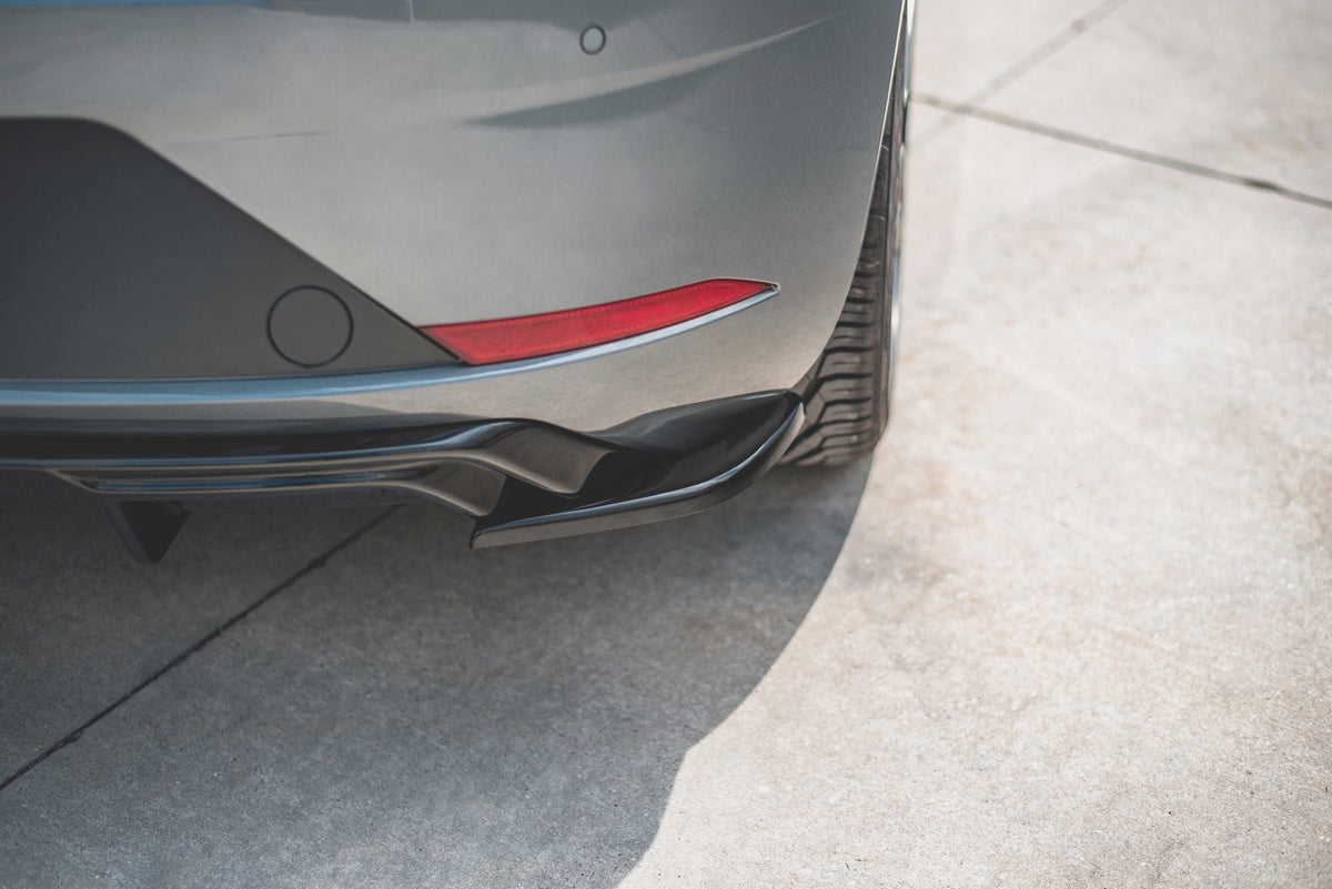 Heck Ansatz Flaps Diffusor passend für SEAT Leon Mk3 FR Facelift schwarz Hochglanz – Ansicht 3