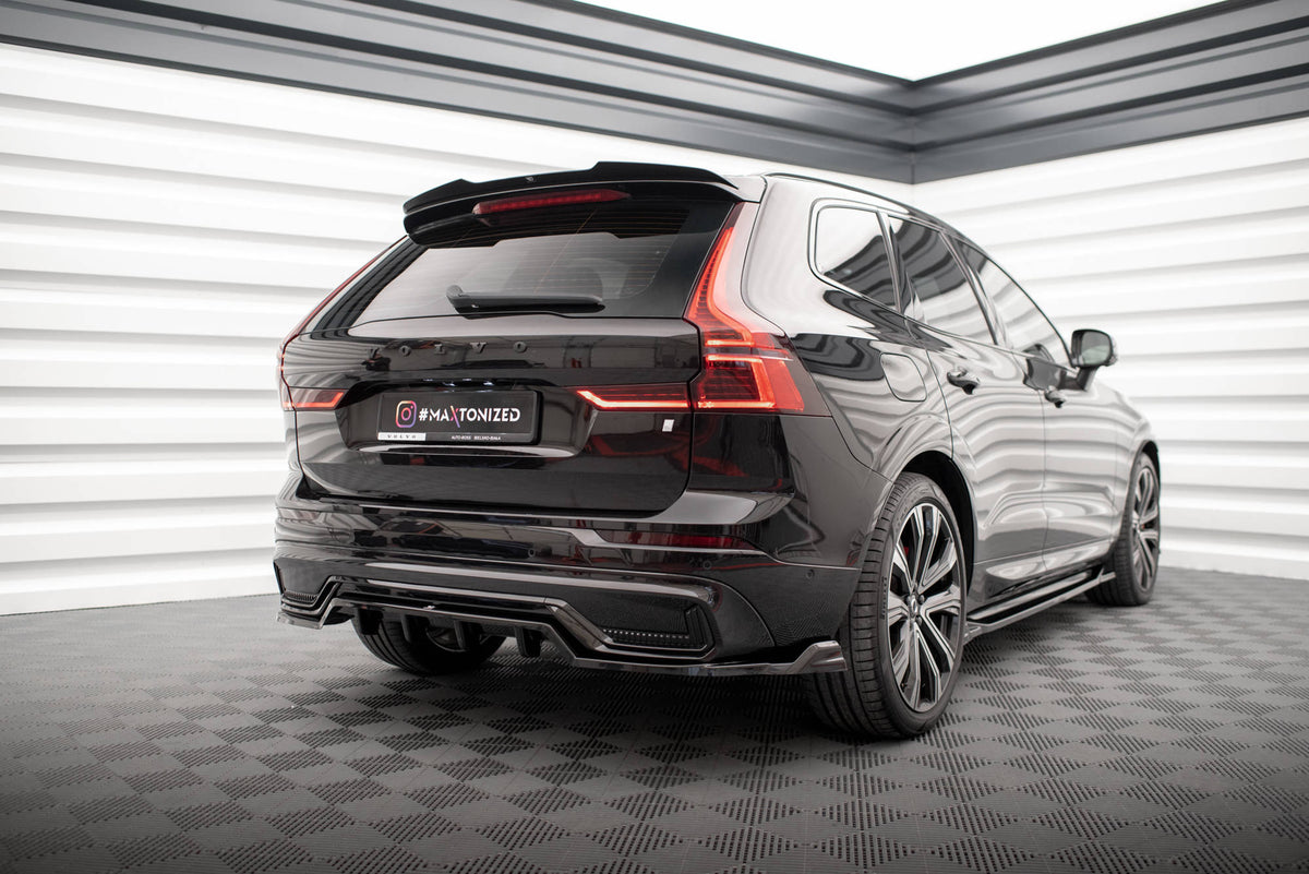Street+ Mittlerer Diffusor RACE passend für Volvo XC60 R-Design Mk2 Facelift schwarz Hochglanz – Ansicht 1