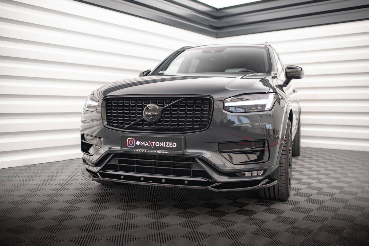 Street+ Spoilerlippe Front Ansatz V.1 passend für Volvo XC90 R-Design Mk2 Facelift schwarz Hochglanz – Ansicht 4