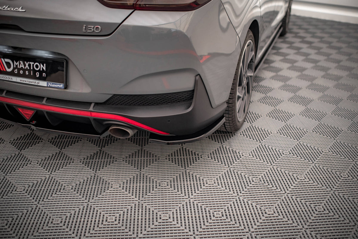 Heck Ansatz Flaps Diffusor passend für Hyundai I30 Fastback N-Line Mk3 Facelift schwarz Hochglanz – Ansicht 3
