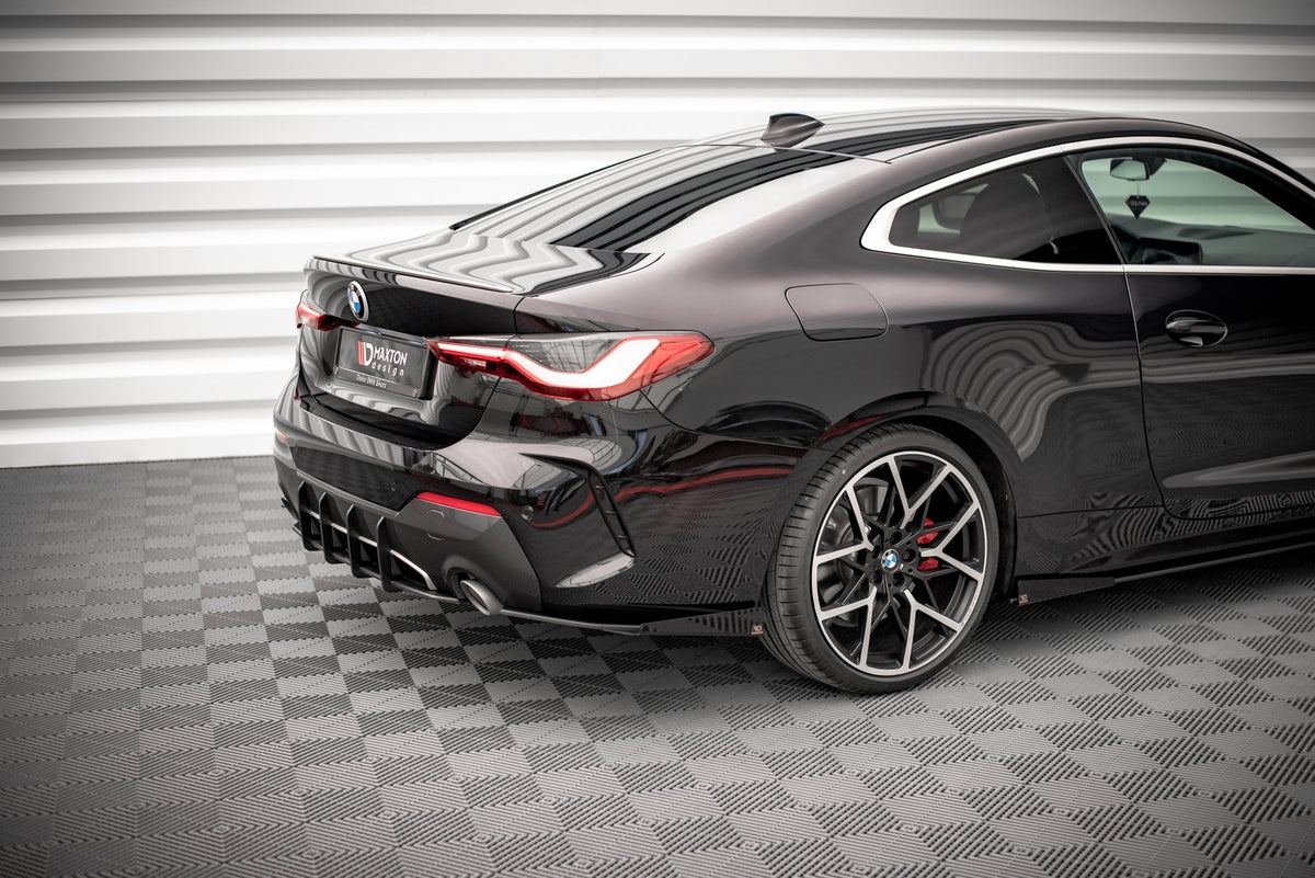 Hintere Seiten Flaps passend für BMW 4er M-Paket G22 / G23 / G22 Facelift / G23 Facelift schwarz Hochglanz – Ansicht 1