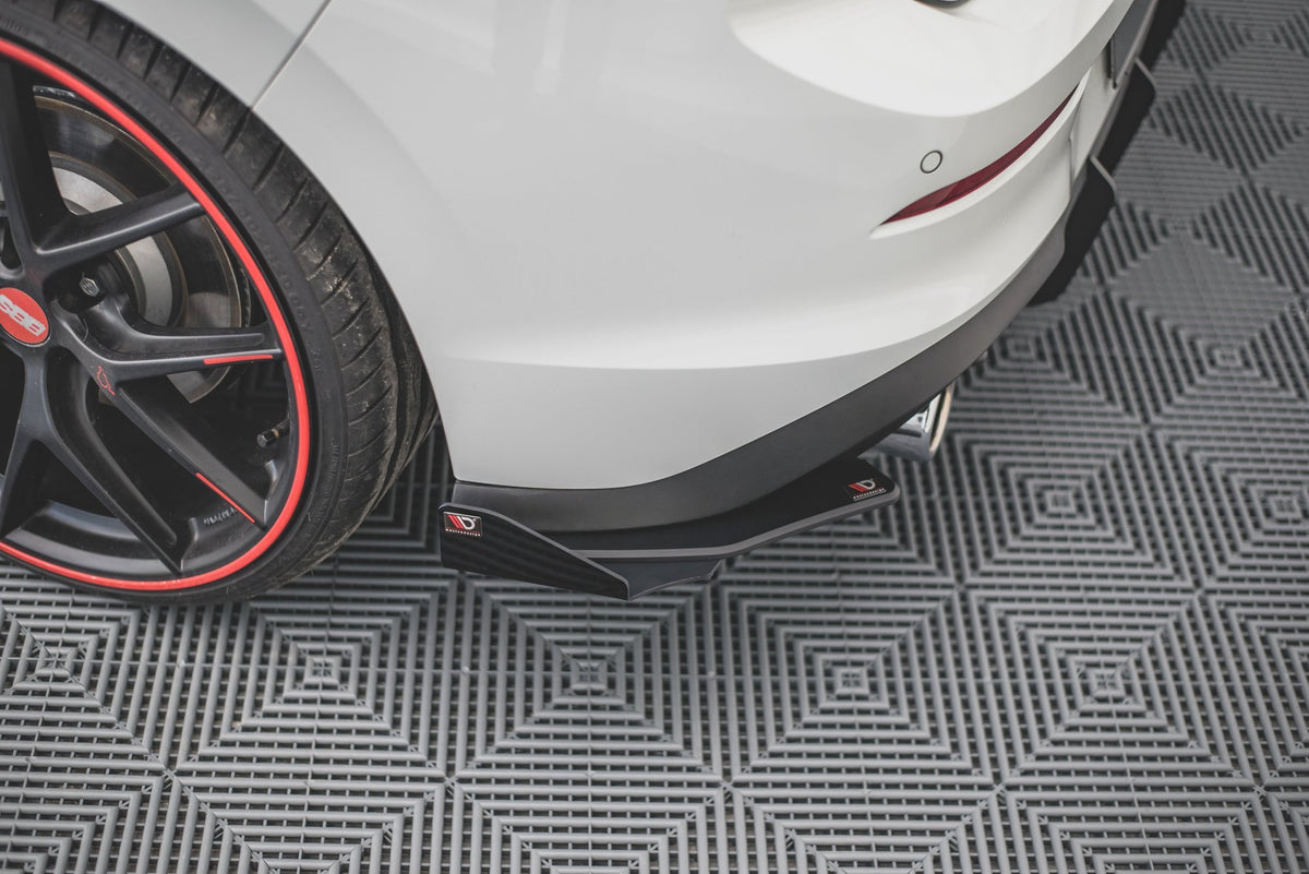 Hintere Seiten Flaps passend für VW Golf GTI / GTE / R-Line Mk8 schwarz Hochglanz – Ansicht 7
