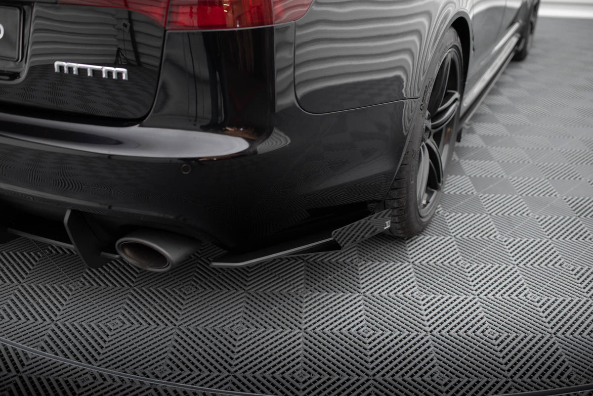 Hintere Seiten Flaps passend für Audi RS6 Avant C6 schwarz Hochglanz – Ansicht 3