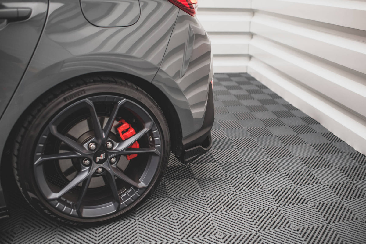 Heck Ansatz Flaps Diffusor V.3 passend für Hyundai I30 N Hatchback Mk3 Facelift schwarz Hochglanz – Ansicht 1