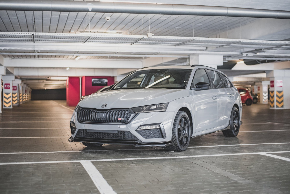 Street+ Spoilerlippe Front Ansatz V.2 passend für Skoda Octavia RS Mk4 schwarz Hochglanz – Ansicht 1