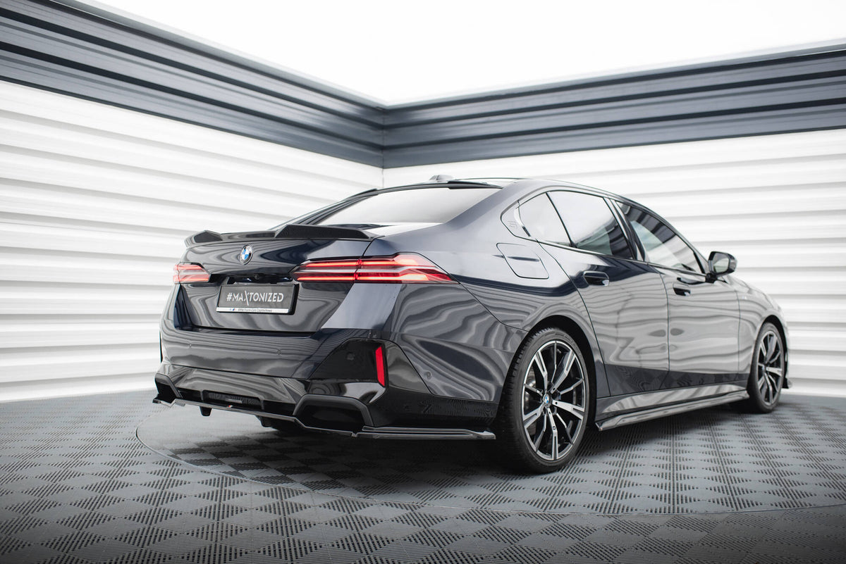 Street+ Mittlerer Diffusor RACE passend für V.1 BMW 5er / i5 M-Paket Limousine / Touring G60 / G61 schwarz Hochglanz – Ansicht 1