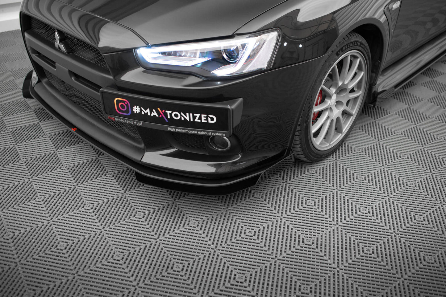 Front Stoßstange Flaps passend für Mitsubishi Lancer EVO X schwarz Hochglanz – Ansicht 3