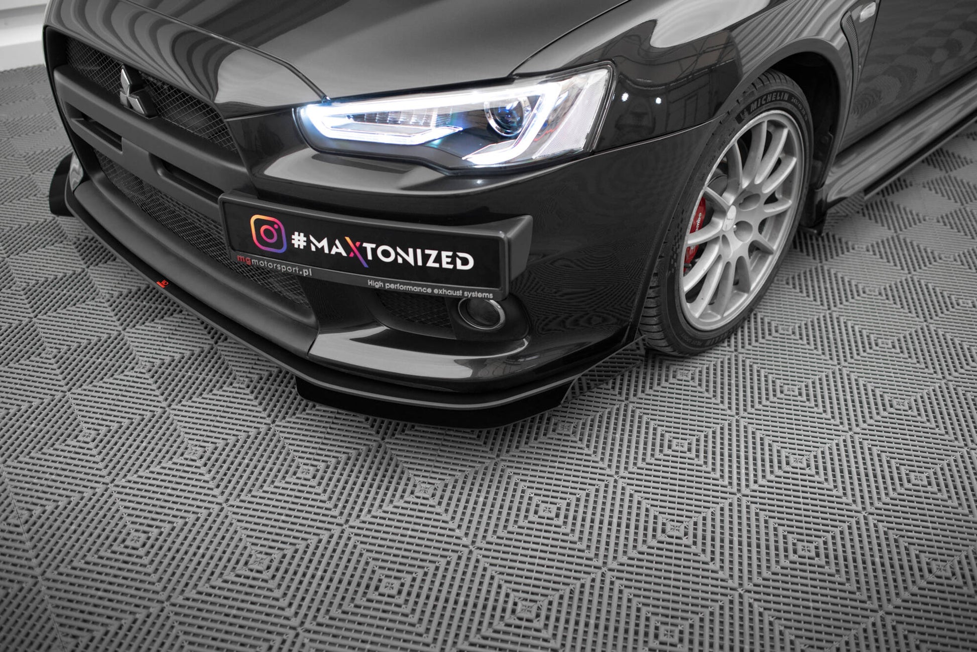 Front Stoßstange Flaps passend für Mitsubishi Lancer EVO X schwarz Hochglanz – Ansicht 3