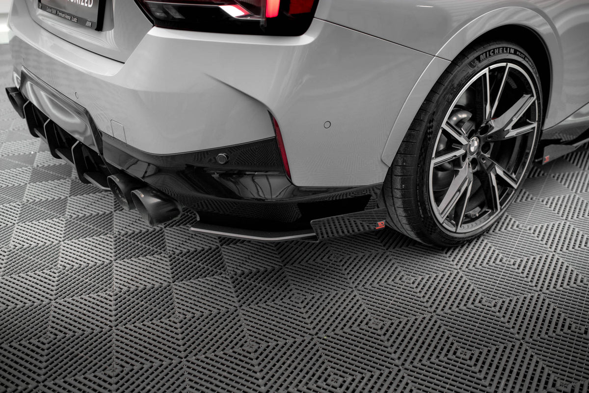 Hintere Seiten Flaps passend für BMW 2 Coupe M240i G42 schwarz Hochglanz – Ansicht 1