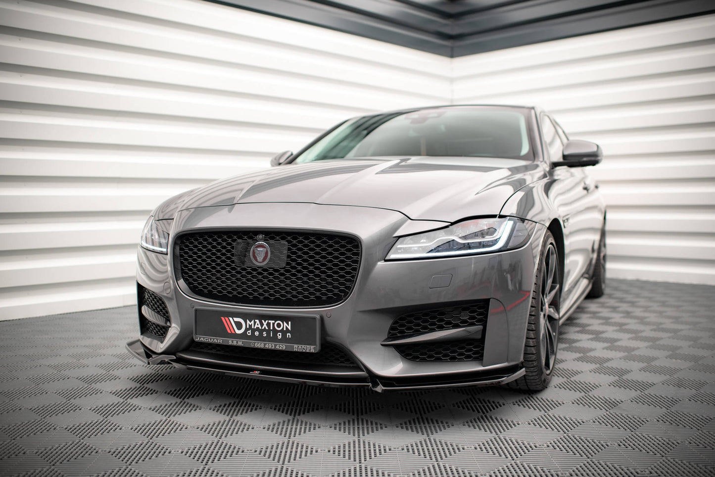 Street+ Spoilerlippe Front Ansatz V.2 passend für Jaguar XF R-Sport X260 schwarz Hochglanz – Ansicht 4