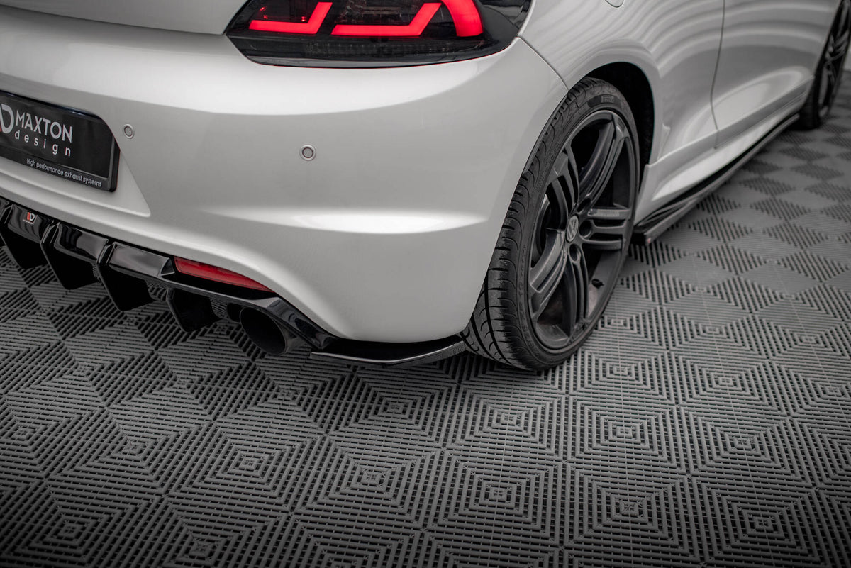 Heck Ansatz Flaps Diffusor V.3 passend für VW Scirocco R Mk3 schwarz Hochglanz – Ansicht 1