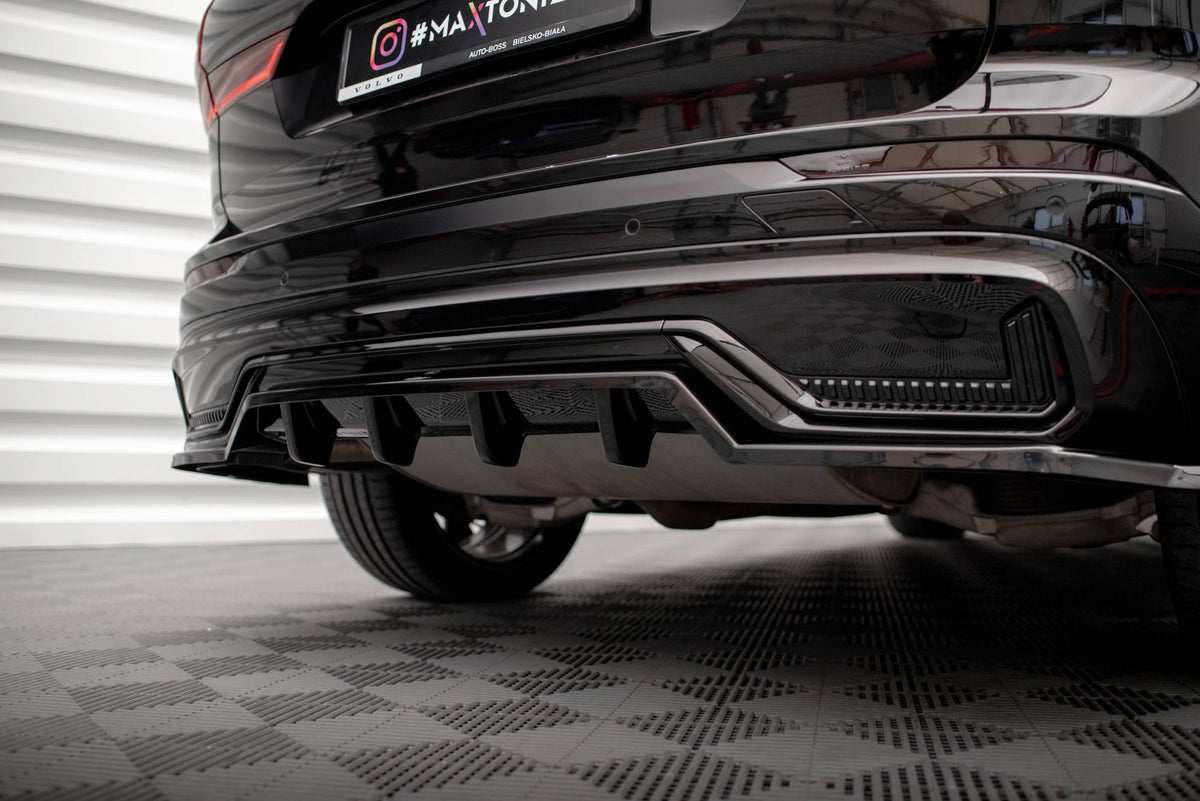 Street+ Mittlerer Diffusor RACE passend für Volvo XC60 R-Design Mk2 Facelift schwarz Hochglanz – Ansicht 5