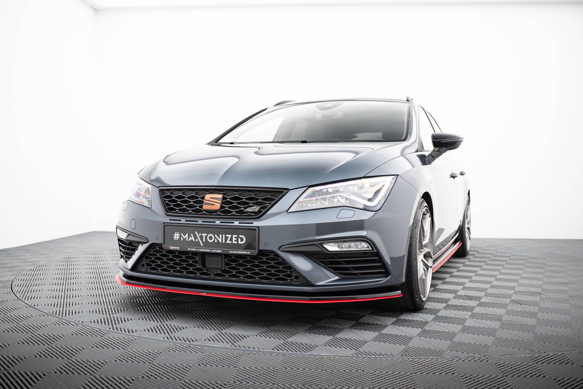 Street+ Spoilerlippe Front Ansatz V.3 passend für Seat Leon Cupra / FR Mk3 FL – Ansicht 3