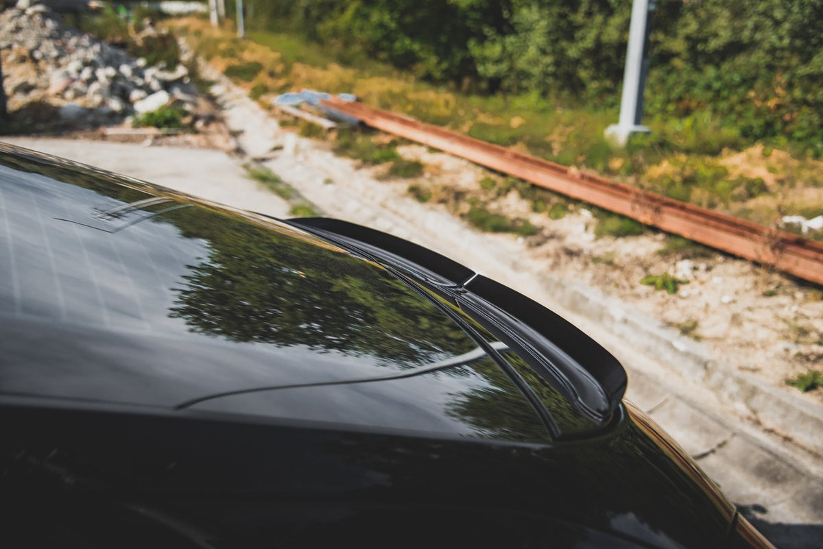 Heckspoiler Lippe Porsche Panamera Turbo 970 Facelift schwarz Hochglanz – Ansicht 1