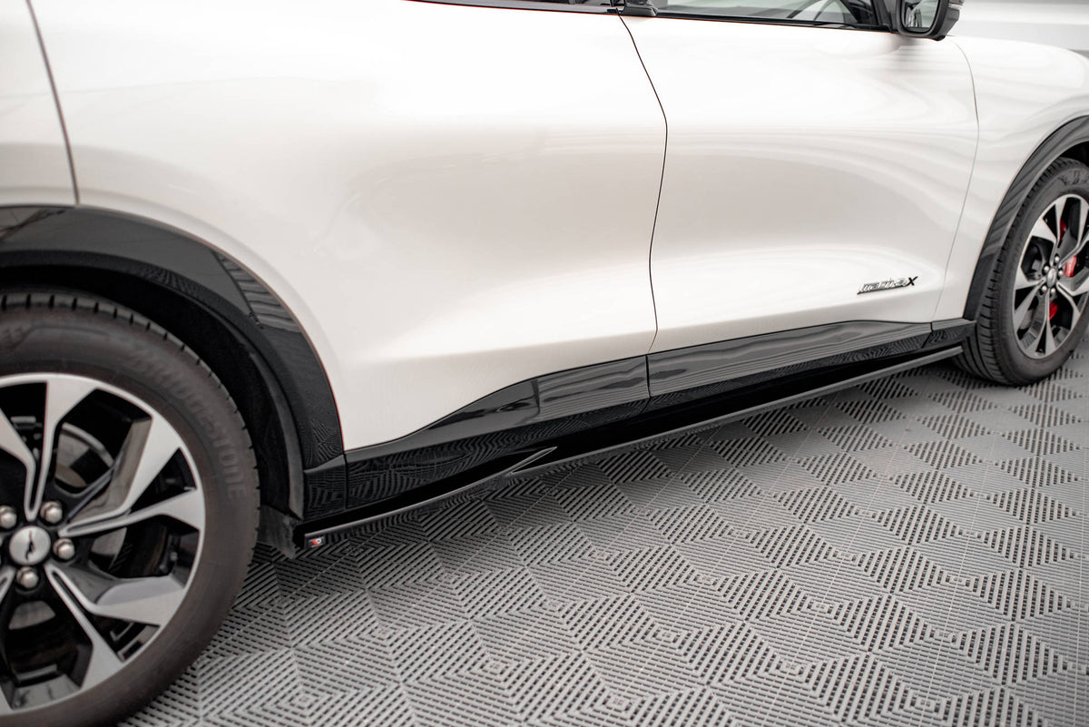 Street+ Seitenschweller Leisten passend für Ford Mustang Mach-E Mk1 schwarz Hochglanz – Ansicht 1