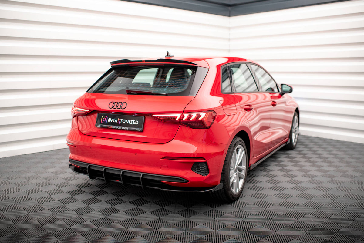 Hintere Seiten Flaps passend für Audi A3 Sportback 8Y schwarz Hochglanz – Ansicht 1