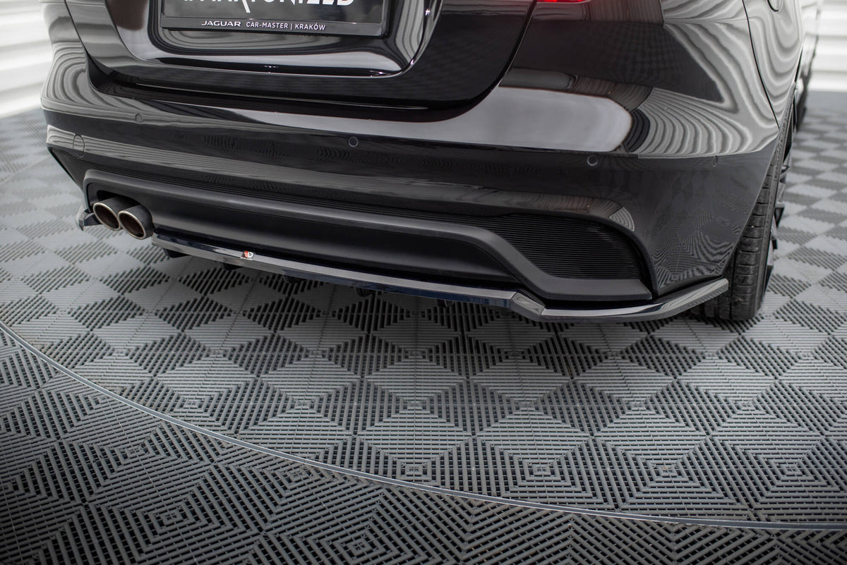 Street+ Mittlerer Diffusor RACE passend für Jaguar XE X760 Facelift schwarz Hochglanz – Ansicht 3