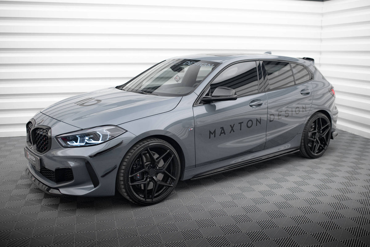 Street+ Seitenschweller Leisten V.2 passend für BMW 1er M-Paket /  M135i / 128ti schwarz Hochglanz – Ansicht 1