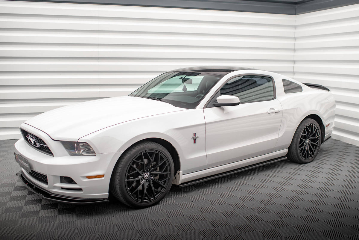 Street+ Seitenschweller Leisten passend für Ford Mustang Mk5 Facelift schwarz Hochglanz – Ansicht 1