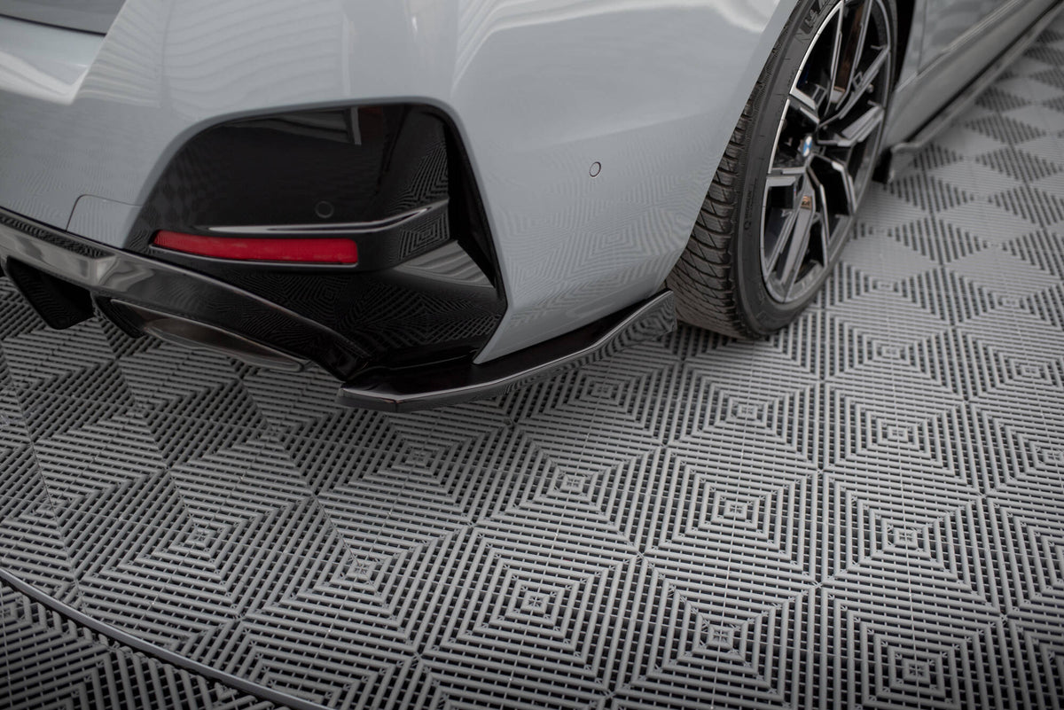 Heck Ansatz Flaps Diffusor V.4 passend für BMW M440i / 4 M-Paket Gran Coupe G26 schwarz Hochglanz – Ansicht 3