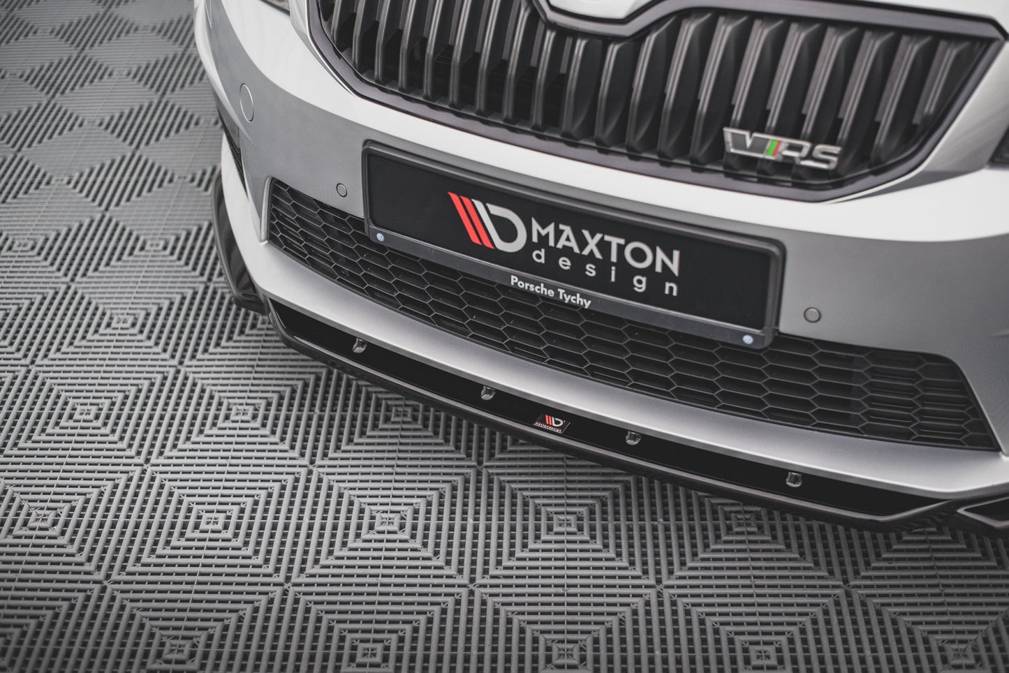 Street+ Spoilerlippe Front Ansatz V.4 passend für Skoda Octavia RS Mk3 schwarz Hochglanz – Ansicht 5