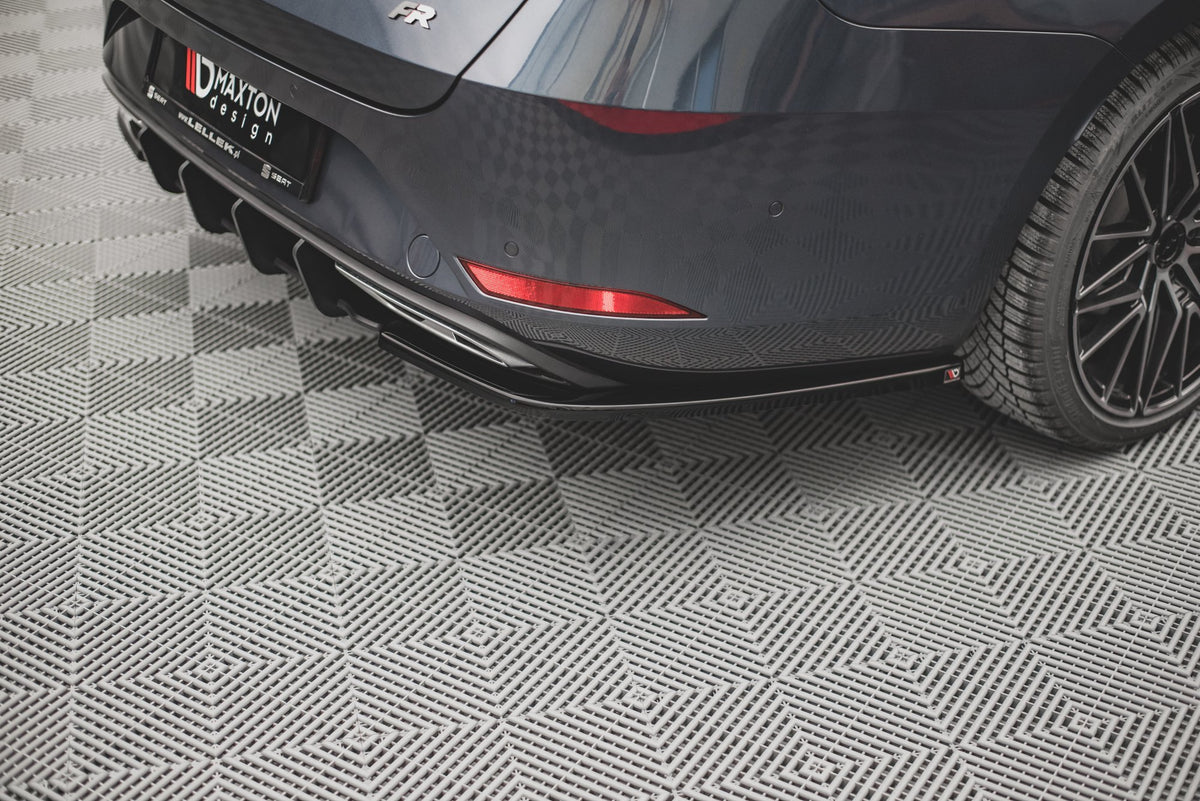 Heck Ansatz Flaps Diffusor passend für Seat Leon FR ST Mk4 schwarz Hochglanz – Ansicht 1
