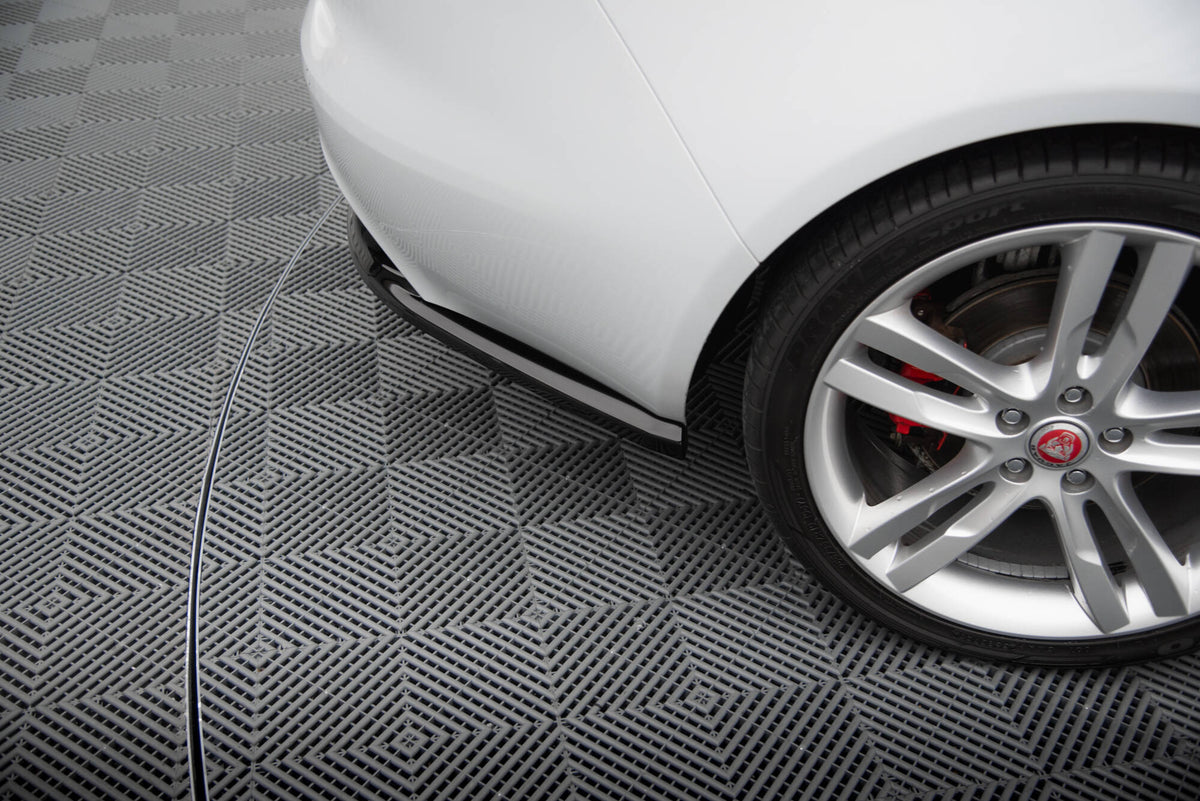 Heck Ansatz Flaps Diffusor passend für Jaguar XE R-Sport X760 schwarz Hochglanz – Ansicht 5